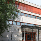 La fachada del edificio de los juzgados de Reus.