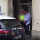 El hombre se escondía en el municipio del Empordà y fue detenido por la Policía Nacional.