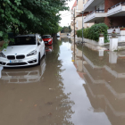 Una calle de Platja d'Aro este sábado completamente inundado.