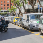 El aparcamiento de motos ha cambiado de lado a Reding y ha aumentado la zona para transportistas.