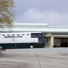 L'autobús de la Guàrdia Civil arribant a Soto del Real.