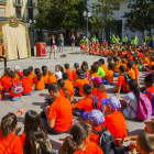 Els infants van gaudir del circ participatiu de Rodolfo i Ria.