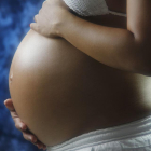 Con la edad ovárica, la mujer puede saber si tendrá problemas de esterilidad y decidir si quiere adelantar la maternidad.