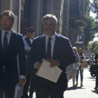 El alcalde de Valls y diputado de Junts pel Sí, Albert Batet, llegando a la Fiscalía antes de declarar el 20 de septiembre del 2017.