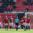 Els jugadors tarragonins després d'encaixar el gol contra el Villarreal B en el partit de diumenge passat al Nou Estadi.
