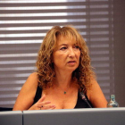 Primer plano de la presidenta de la Unidad de Atención y Valoración a Víctimas Afectadas por Terrorismo (UAVAT), Sara Bosch, durante una rueda de prensa en el Ayuntamiento de Barcelona