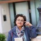 La catedrática y escritora en la plaza Prim de Reus.