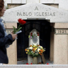 La tumba del fundador del PSOE, Pablo Iglesias, en el cementerio de la Almudena de Madrid.
