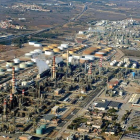 Imatge aèria d'un dels polígons de Tarragona, on hi ha moltes empreses del sector químic.