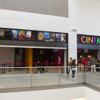 Una imatge de l'entrada als cines, que van obrir al 2017 a la planta superior del centre comercial.