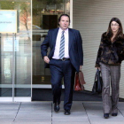Imatge d'arxiu de l'exalcalde de Torredembarra, Daniel Masagué, sortint dels jutjats del Vendrell amb la seva advocada.