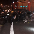 Imatge del cotxe accidentat en el que circulaven les víctimes de l'accident de Cubelles