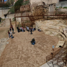 Imagen del teatro romano de Tarragona, después de finalizar la primera fase de museización del monumento, con la instalación de una estructura de hierro que reproduce las graderías.