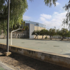 Imatge de les pistes de basquetbol al costat del Pavelló Olímpic.
