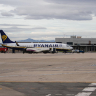Un avión de Ryanair en el Aeropuerto de Reus.
