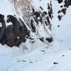 Helicòpters i equips de rescat busquen supervivents a l'estació d'esquí alpina de Crans Montana (Suïssa).