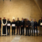 Acto de entrega del dinero recogido al monasterio de Poblet en beneficio de los afectados por los aguaceros del 22 de octubre en la Conca.