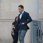 El futbolista Adriano Correia sortint de l'Audiència després d'acceptar la pena de presó per frau fiscal.