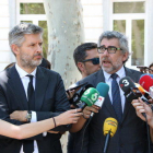 Los letrados Andreu Van den Eynde y Jordi Pina en una atención a los medios ante el Tribunal Supremo este 4 de junio.