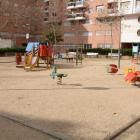 Imagen de la plaza Josep Roig i Raventós, donde se colocará una valla perimetral.