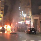 Contenedores quemando en la calle Unión.