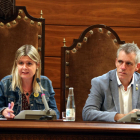 La presidenta de la Diputació de Tarragona, Noemí Llauradó, i del vicepresident Adam Tomàs en el ple del 17 d'octubre del 2019.