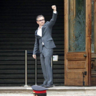 L'exsecretari general de Vicepresidència Josep Maria Jové fa un gest just al moment abans d'entrar al TSJC.