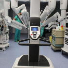 Imagen del nuevo robot Da Vinci Xi en una sala de operaciones del hospital Joan XXIII de Tarragona.