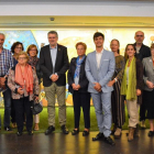 Instantánea del alcalde de Tarragona, Pau Ricomà, con miembros de las diferentes entidades que participan en la temporada teatral.