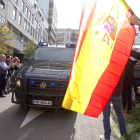 Rebuda a Vigo a agents de la Policia Nacional retornant des de Catalunya.