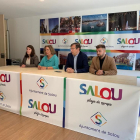 Los cuatro concejales de Ciutadans en Salou, ayer, después de la rueda de prensa.