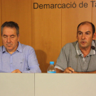 Daniel Pi, representante de la asociación PTP; y de Carles Montejano, portavoz de PDF.Camp, durante la rueda de apriete celebrada en la sede del Colegio de Periodistas de Tarragona.