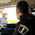 Captura d'una imatge del vídeo enregistrat pels policies locals.