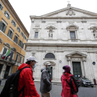 El cierre de la Iglesia de San Luigi dei Francesi las una de las medidas que se han tomado en Roma para evitar el contagio de coronavirus.