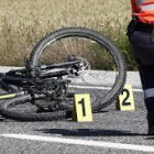 Un ciclista ha resultat aquest dissabte ferit greu en caure's per una pista de terra pròxima a Salamanca i quedar inconscient