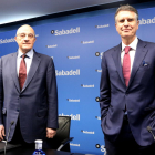 Imagen de archivo del presidente del Banco Sabadell, Josep Oliu, y del consejero|conseller delegado, Jaime Guardiola.