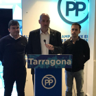 Josep Acero (candidat al Senat), Jordi Roca (candidat al Congrés) i Carlos Pastor (NNGG).