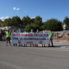 Imagen de la manifestación para denunciar el cierre de una división de la fábrica Saint-Gobain en l'Arboç del pasado domingo.