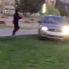 Captura de video del moment en què el vehicle creua la Plaça