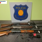 Las armas de fuego que se interceptaron a los tres cazadores denunciados en Amposta.