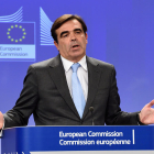 El vicepresidente de la Comisión Europea, Margaritis Schinas, durante una rueda de prensa cuando era portavoz de la CE, en Bruselas, 2014.