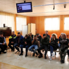 Plano abierto de los procesados sentados en el banquillo de los acusados de la Audiencia de Tarragona.