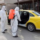 Desinfección de vehículos en Turquía a causa del coronavirus.