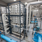 Iinterior de la planta de agua reciclada que abastece el polígono petroquímico de Tarragona.