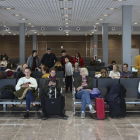 Una imagen de archivo de viajeros en la terminal reusense.