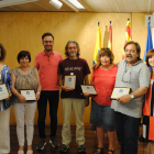 Els professors jubilats a l'Ajuntament de Vila-seca.