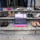 El pasado 25 de noviembre en Tarragona una 'performance' con zapatos simbolizaba los asesinatos.