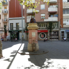 Imatge d'arxiu d'una de les places del barri de la Torrassa.
