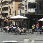 Imagen de una terraza de la plaza Corsini de Tarragona.