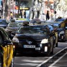 Concentració de taxistes davant la Conselleria de Territori i Sostenibilitat. Imatge del 28 d'octubre de 2020